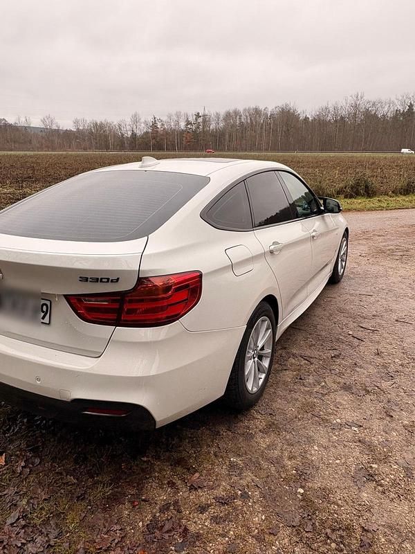 Gebraucht BMW 330 M Sport 258 PS (189 kW) 2014 Weiß Limousine