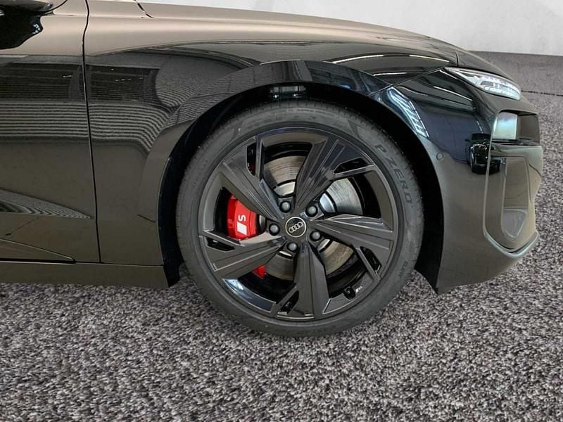 Second-hand Audi S6 e-tron Ambiente 369 kW (503 CP) 2025 Negru Berlinǎ