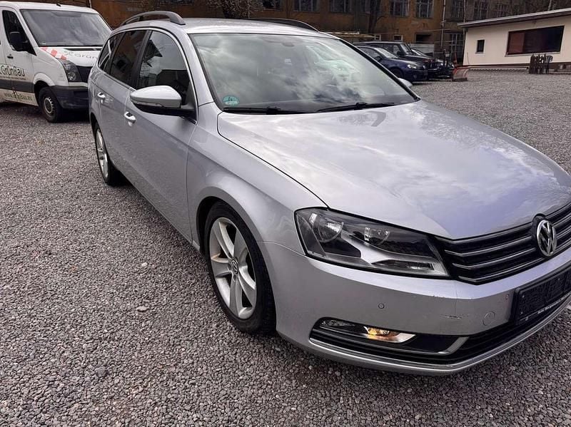 Gebraucht VW Passat Comfortline 140 PS (102 kW) 2011 Reflexsilber metallic Kombi