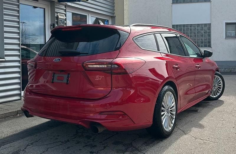 Gebraucht Ford Focus ST 280 PS (205 kW) 2023 Rot Limousine