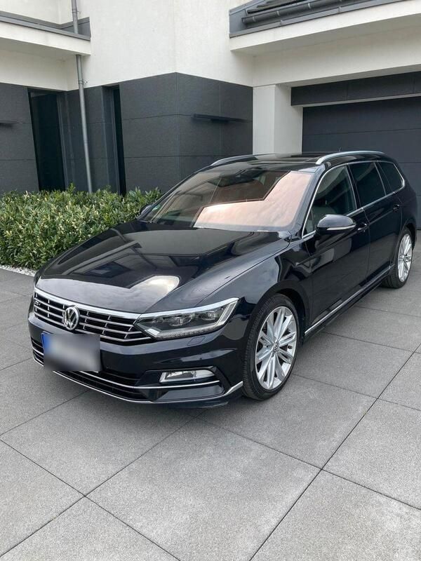 Schwarz Gebraucht 2019 VW Passat R-line Kombi | 16.990 € (Fairer Preis) - Bild 1/4