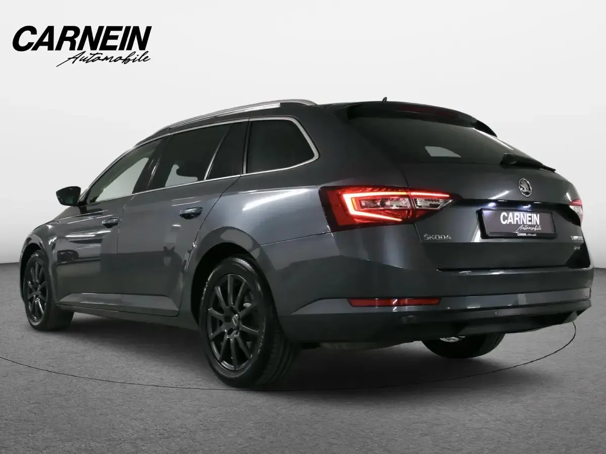 Gebraucht Skoda Superb 190 PS (139 kW) 2018 Grau Kombi