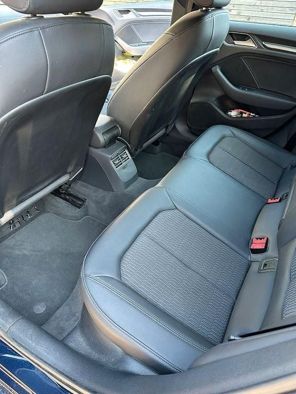 Gebraucht Audi A3 116 PS (85 kW) 2019 Blau Limousine