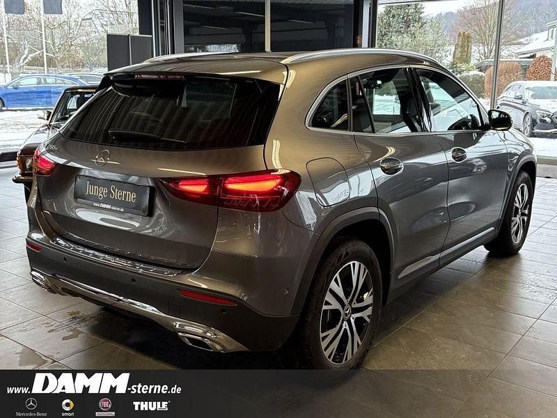 Gebraucht Mercedes GLA250 Progressive 218 PS (160 kW) 2025 Mountaingrau SUV