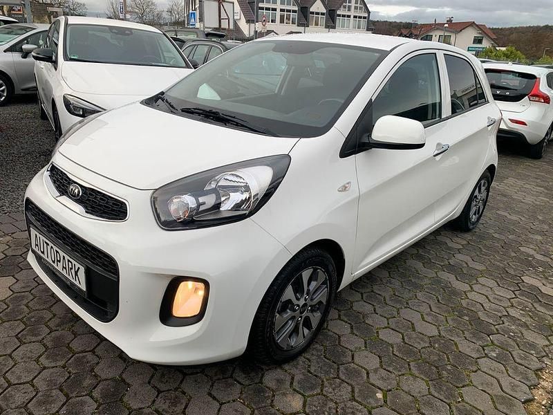 Weiß Gebraucht 2016 Kia Picanto DREAM-TEAM Edition Kleinwagen | 7.999 € (Fairer Preis) - Bild 1/4
