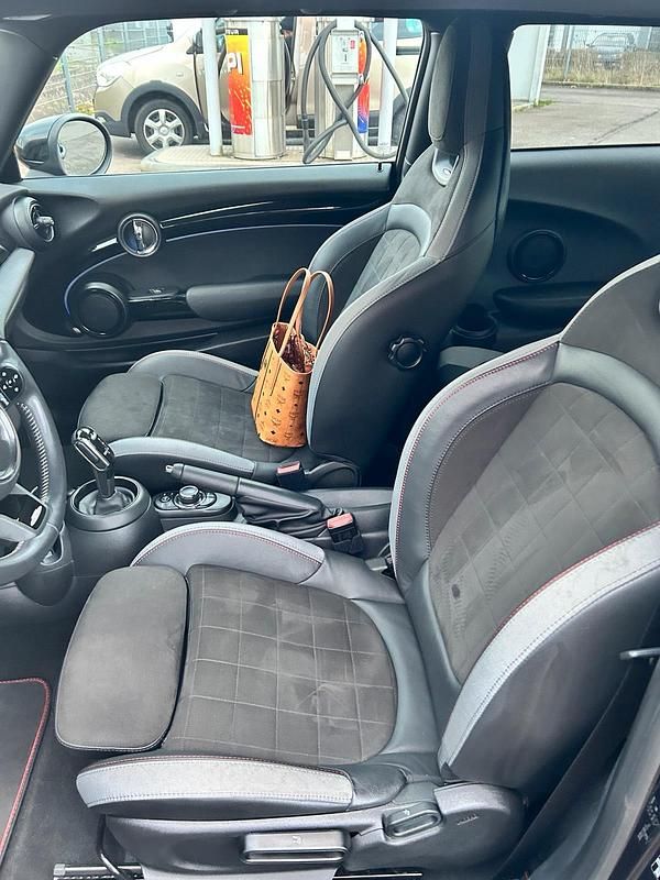 Gebraucht Mini John Cooper Works 231 PS (169 kW) 2021 Blau Kleinwagen