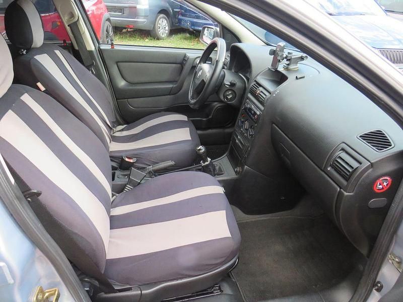 Gebraucht Opel Astra Selection 84 PS (61 kW) 2002 Silber Limousine