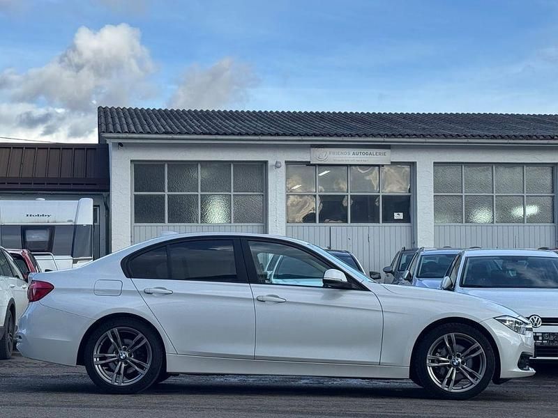 Gebraucht BMW 320 Advantage 190 PS (139 kW) 2017 Weiß Limousine