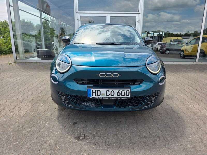 Gebraucht Fiat 600 Basis 101 PS (74 kW) 2024 Mare grün SUV
