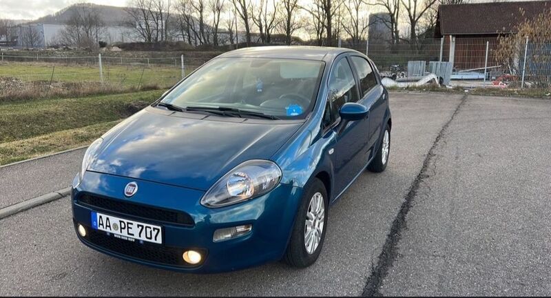 Blau Gebraucht 2013 Fiat Punto Lounge Kleinwagen | 3.400 € (Guter Preis) - Bild 1/1