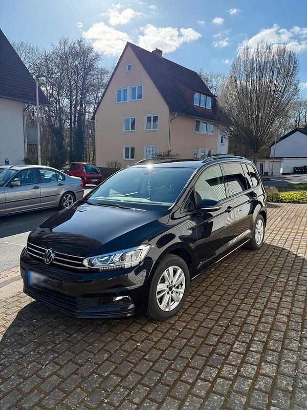 Gebraucht VW Touran 150 PS (110 kW) 2022 Schwarz Van / Kleinbus