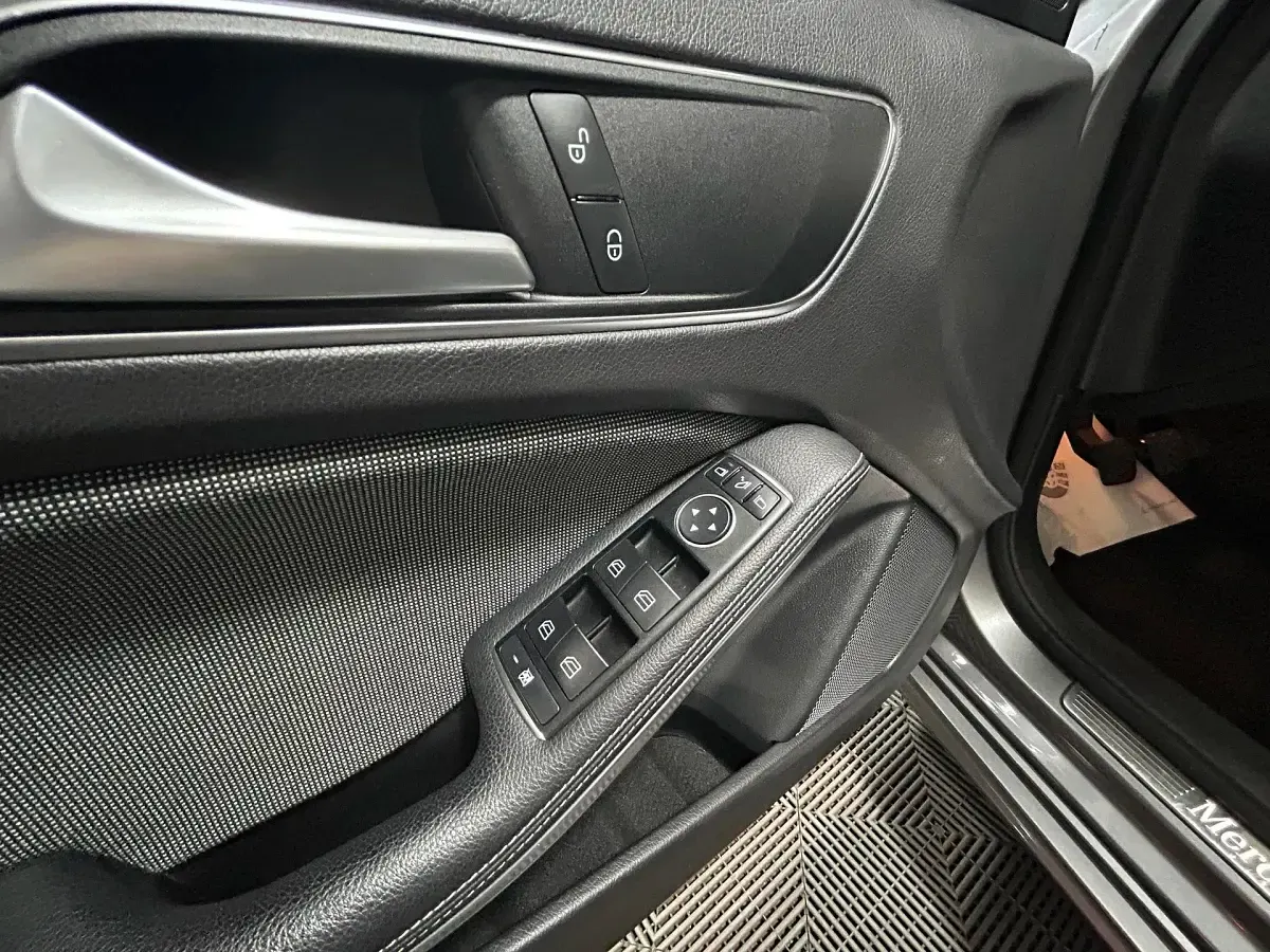 Gebraucht Mercedes A180 Style 122 PS (89 kW) 2013 Mountaingrau  met. Kleinwagen