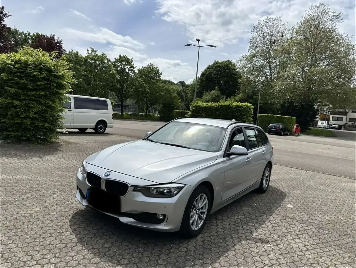 Gebraucht BMW 318 Basis 143 PS (105 kW) 2014 Grau Kombi