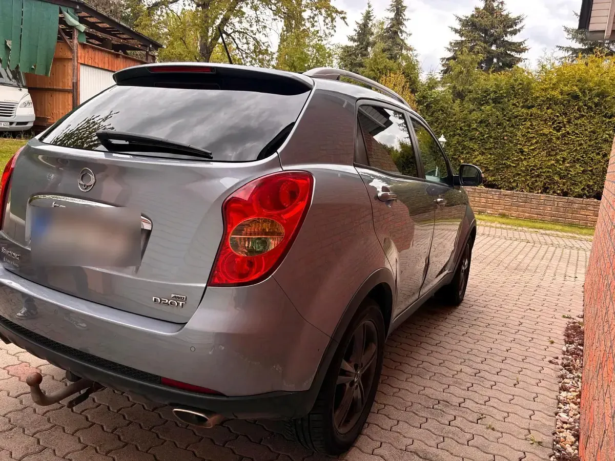 Gebraucht SsangYong Korando 175 PS (128 kW) 2012 Grau SUV