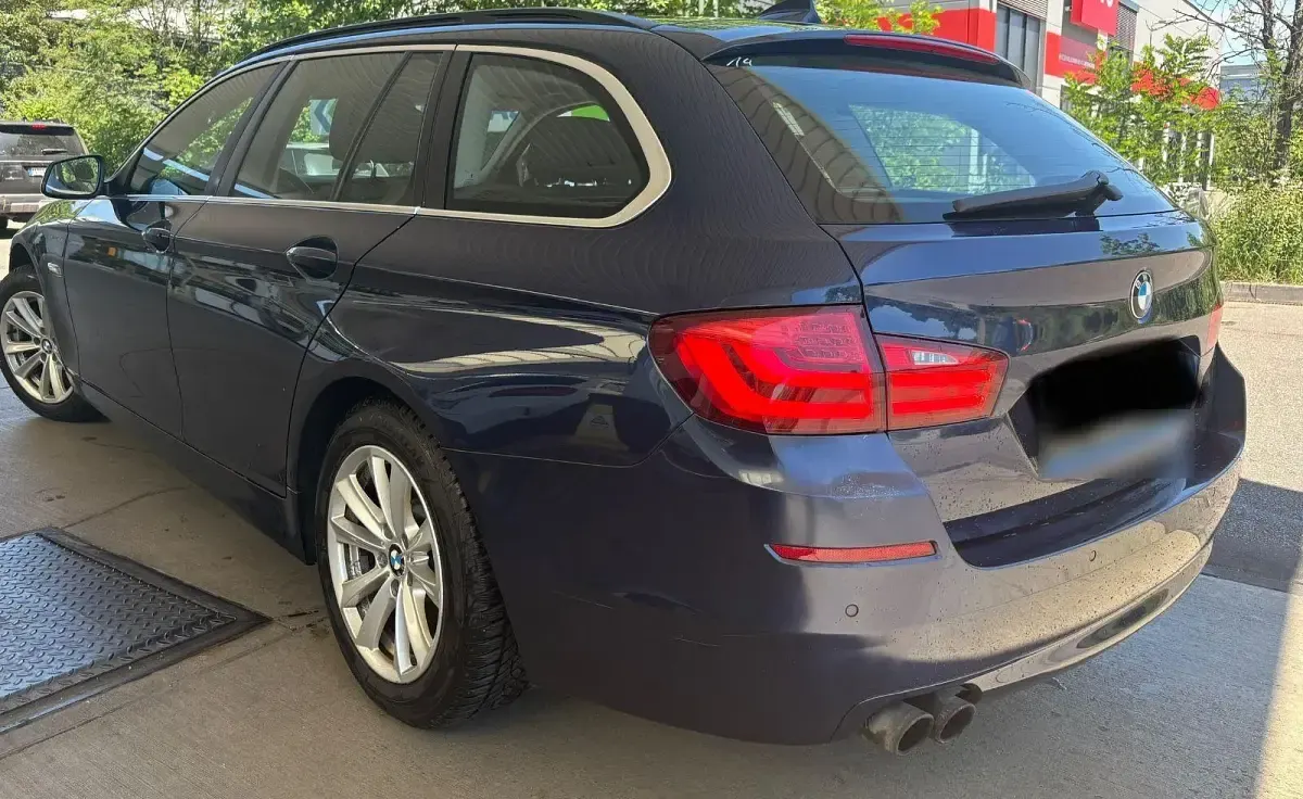Gebraucht BMW 520 184 PS (135 kW) 2011 Blau Kombi