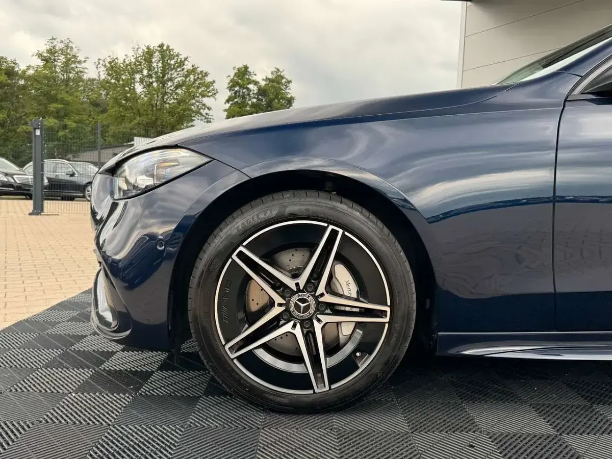 Gebraucht Mercedes C300 Advanced 204 PS (150 kW) 2022 Cavansitblau Kombi