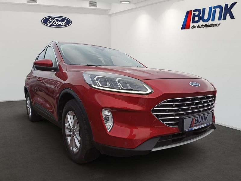 Gebraucht Ford Kuga Titanium 132 PS (97 kW) 2022 Lucid red met SUV