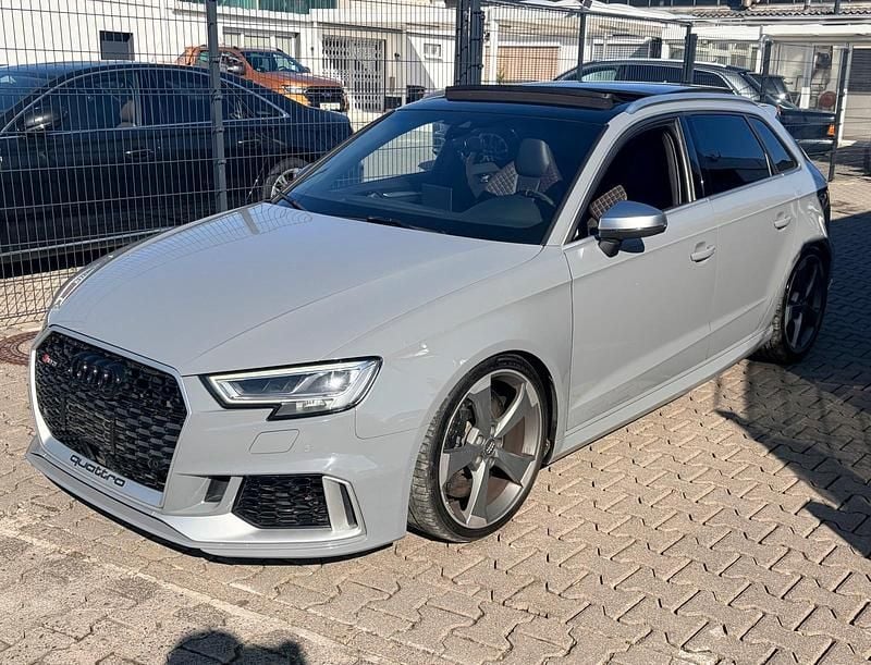 Gebraucht Audi RS3 Comfort 400 PS (294 kW) 2017 Grau Limousine