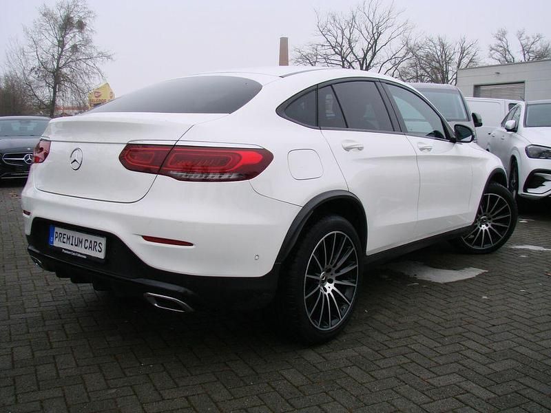 Gebraucht Mercedes GLC300 AMG 245 PS (180 kW) 2021 Weiß Coupé