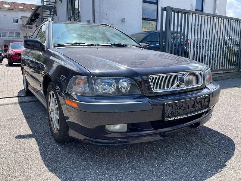 Violet Gebraucht 2001 Volvo V40 Comfort Kombi | 999 € (Fairer Preis) - Bild 1/4