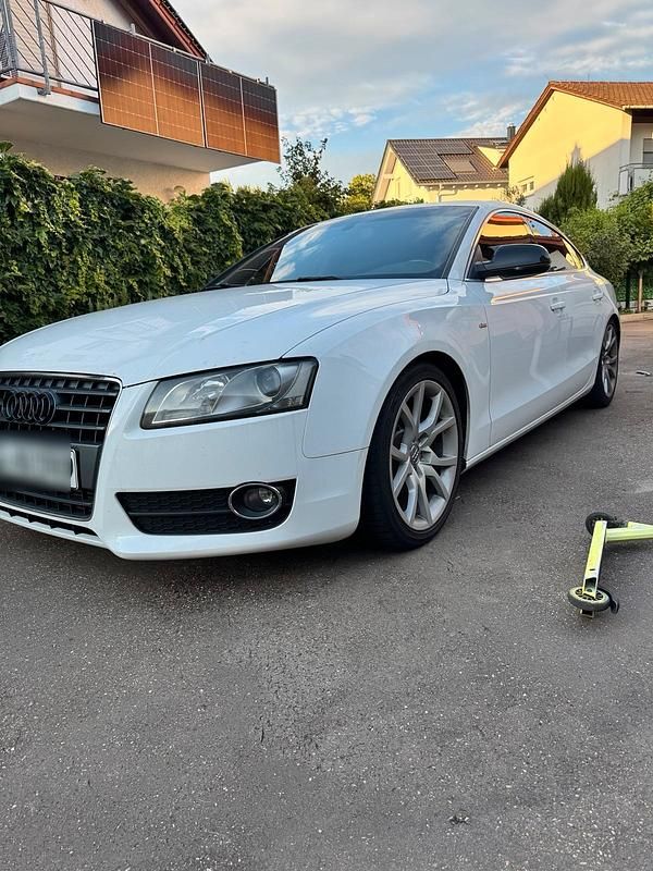 Weiß Gebraucht 2010 Audi A5 Sportback Design Kleinwagen | 7.400 € (Fairer Preis) - Bild 1/4