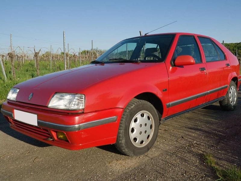 Second-hand Renault 19 73 CP (53 kW) 1991 Roșu Berlinǎ
