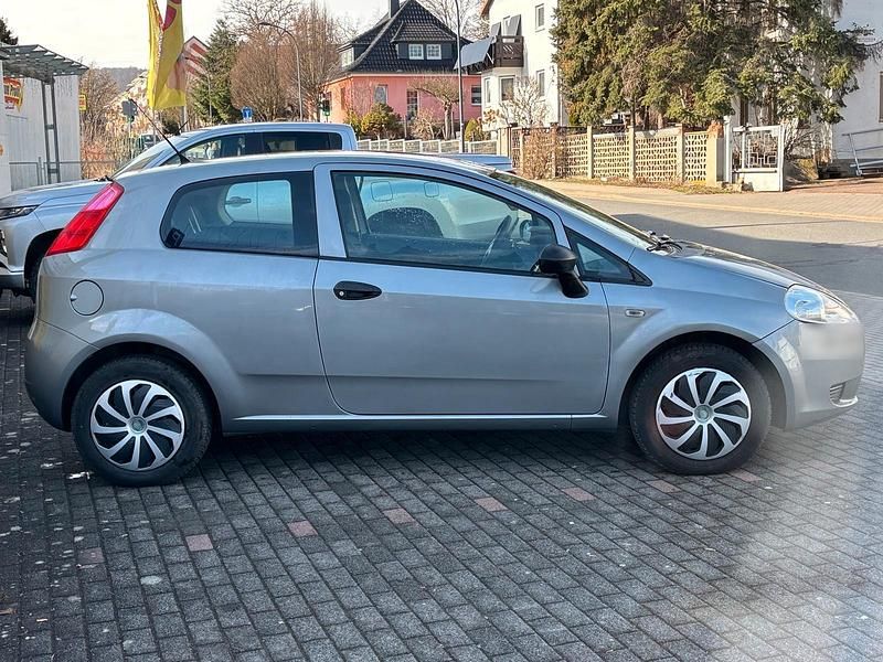 Gebraucht Fiat Punto 65 PS (47 kW) 2010 Grau Kleinwagen