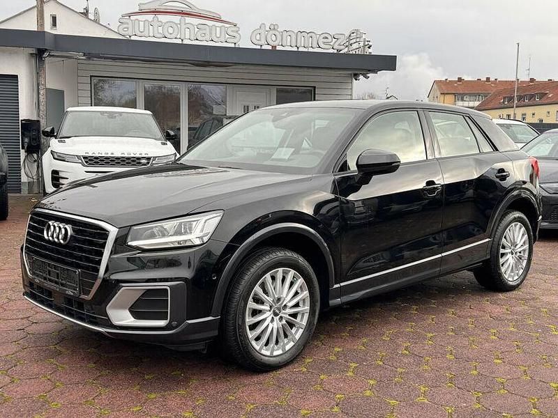 Grau Gebraucht 2017 Audi Q2 Comfort SUV | 19.900 € - Bild 1/4