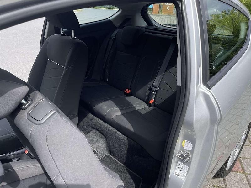 Silber Gebraucht 2013 Ford Fiesta SYNC Edition Kleinwagen | 6.000 € (Guter Preis) - Bild 1/4