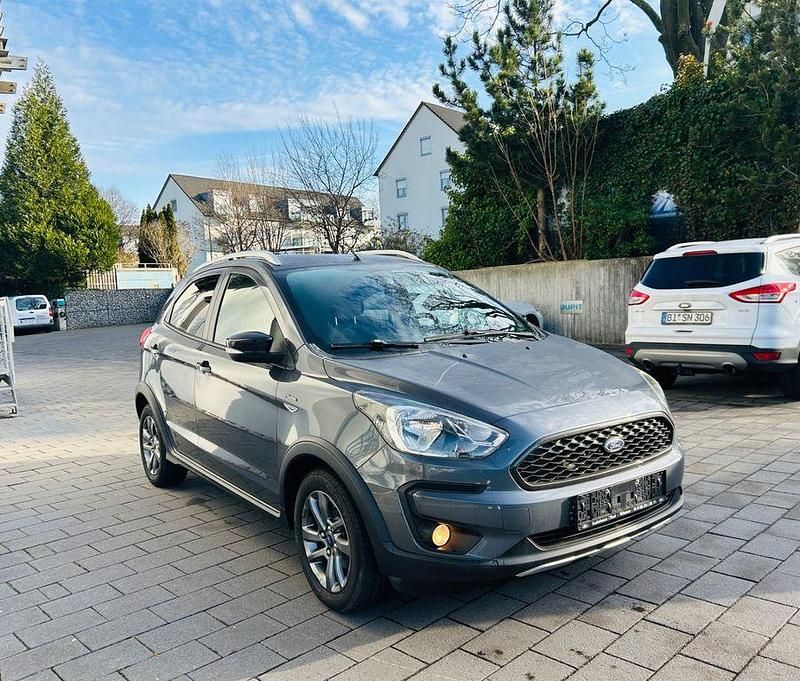 Grau Gebraucht 2019 Ford Ka Plus Active Kleinwagen | 8.900 € (Fairer Preis) - Bild 1/4