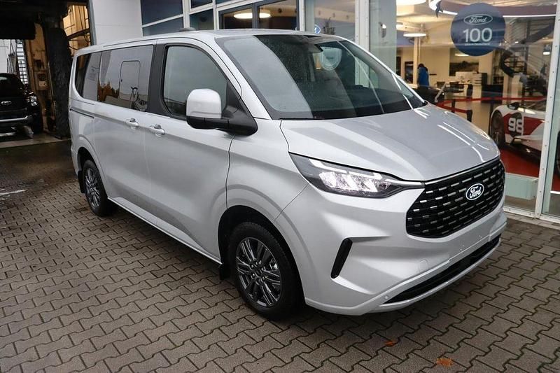 Neu Ford Tourneo Titanium 170 PS (125 kW) 2025 Silber Van / Kleinbus