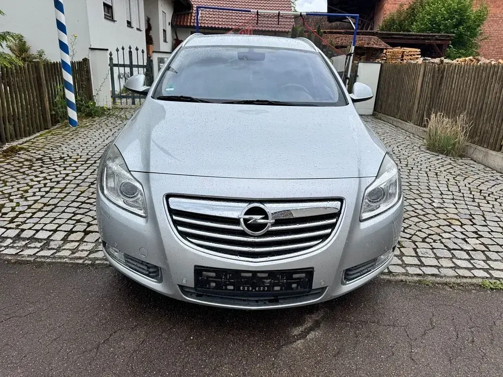 Gebraucht Opel Insignia 220 PS (161 kW) 2011 Kombi