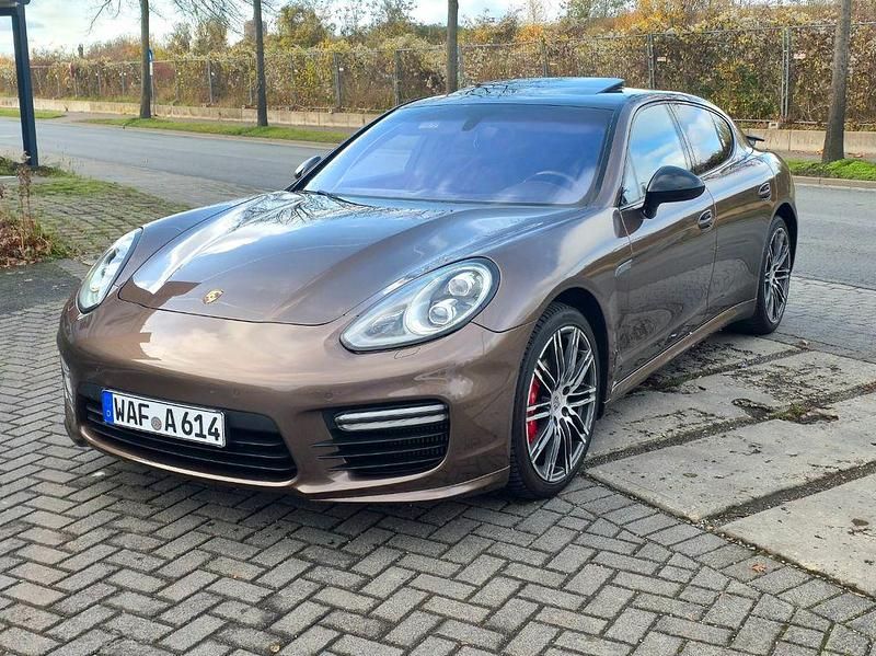 Braun Gebraucht 2014 Porsche Panamera Turbo Limousine | 32.000 € (Fairer Preis) - Bild 1/4