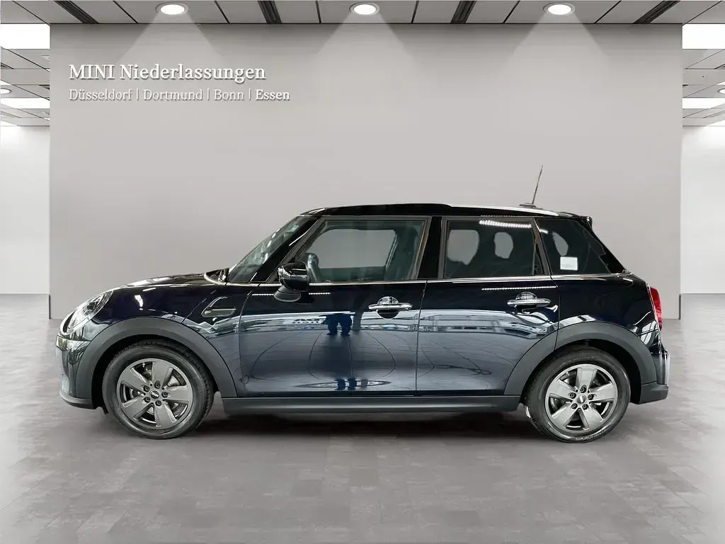Gebraucht Mini Cooper 136 PS (100 kW) 2023 Blau Kleinwagen