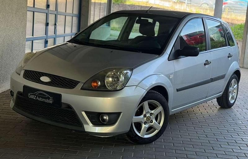 Silber Gebraucht 2007 Ford Fiesta Kleinwagen | 2.500 € (Fairer Preis) - Bild 1/4
