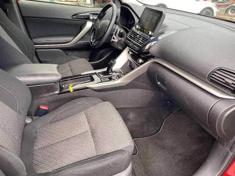 Gebraucht Mitsubishi Eclipse Cross Basis 188 PS (138 kW) 2022 Rot SUV