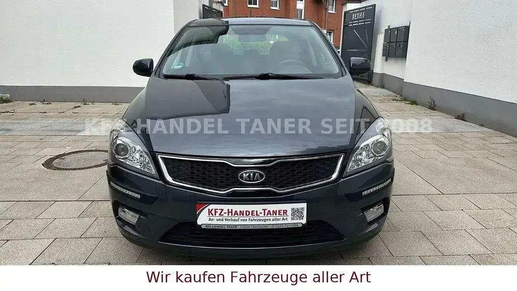 Usado Kia Ceed Edition 7 90 CV (66 kW) 2012 Gris Utilitario