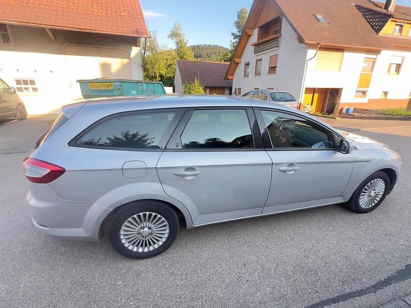 Grau Gebraucht 2012 Ford Mondeo Kombi | 3.500 € (Superpreis) - Bild 1/4