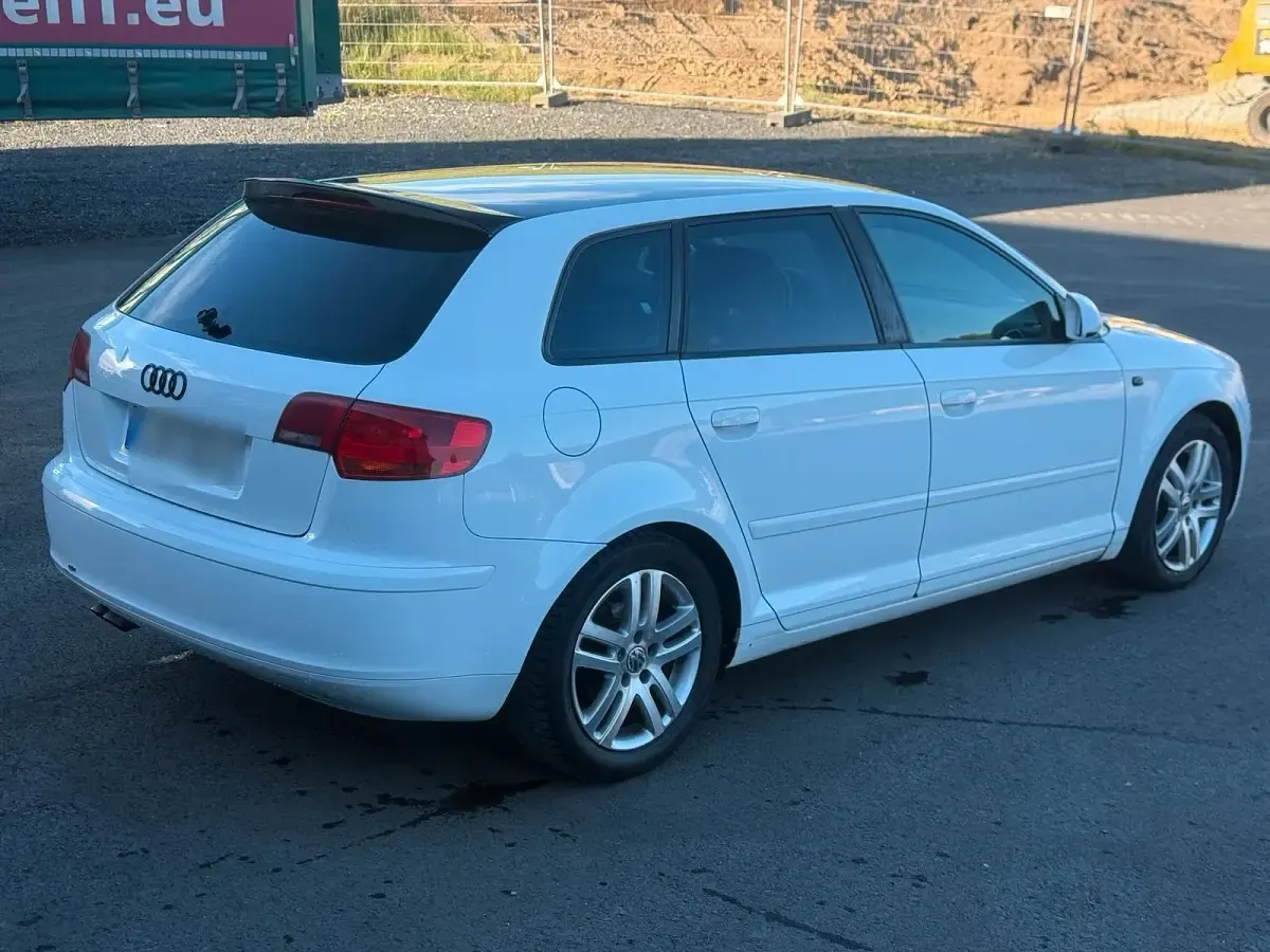 Gebraucht Audi A3 105 PS (77 kW) 2006 Weiß Kleinwagen