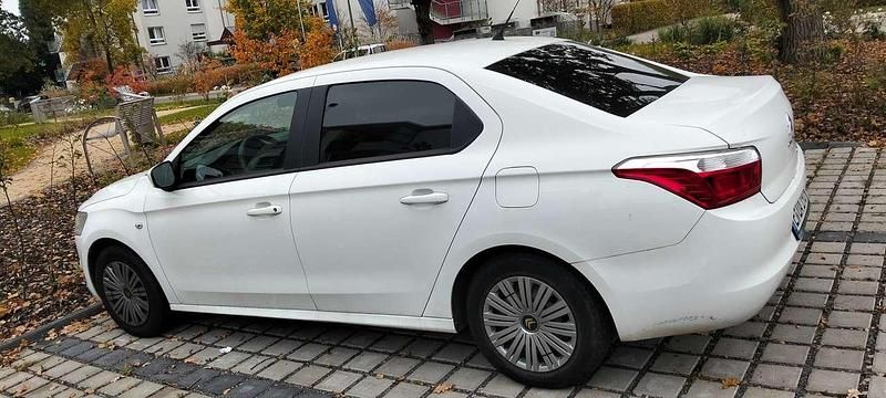 Gebraucht Citroën C-Elysee I 72 PS (52 kW) 2013 Weiß Limousine