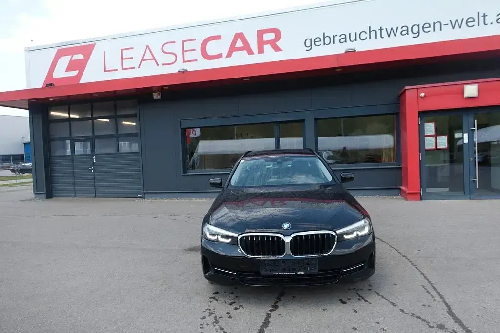 Second-hand BMW 520 190 CP (139 kW) 2022 Negru Berlinǎ