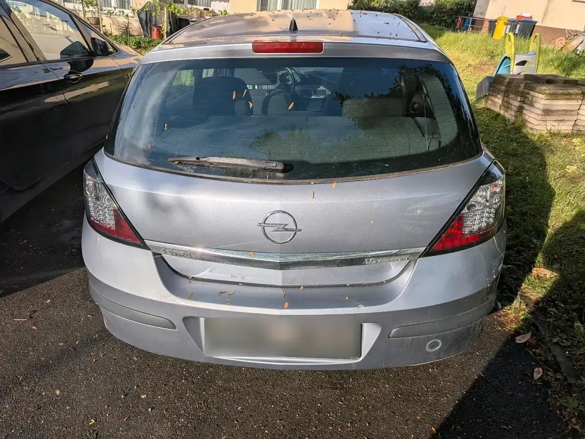 Gebraucht Opel Astra 105 PS (77 kW) 2005 Silber Limousine