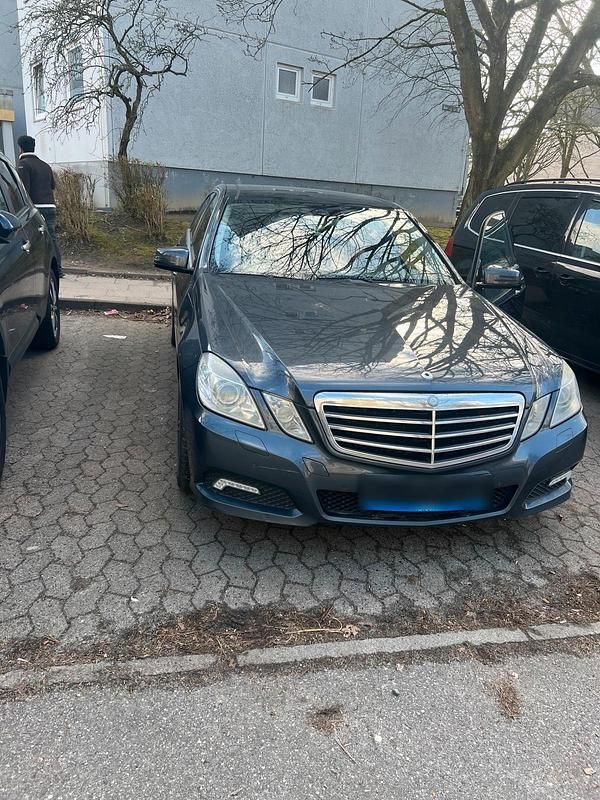 Gebraucht Mercedes E350 231 PS (169 kW) 2009 Grau Limousine
