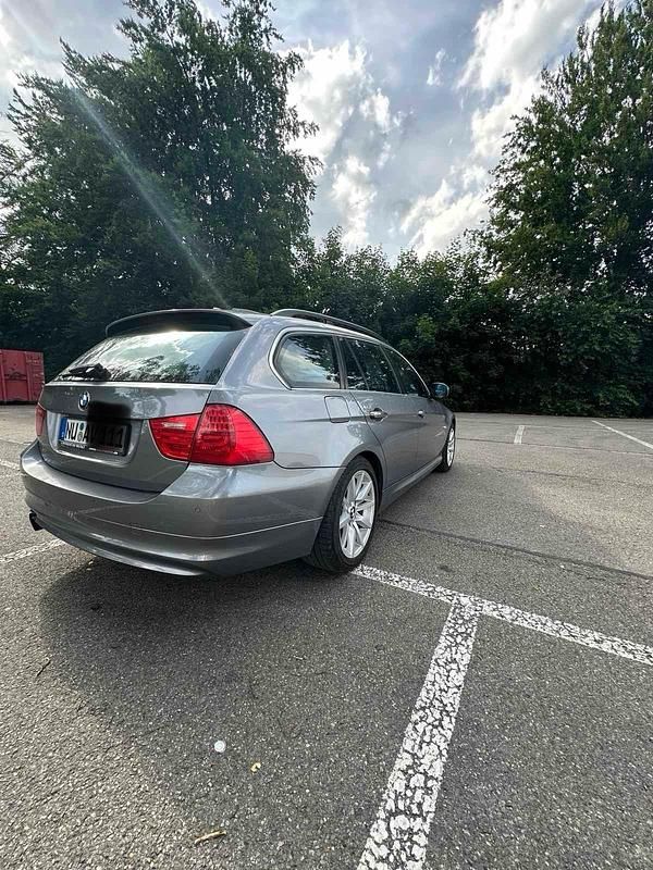 Gebraucht BMW 325 197 PS (144 kW) 2009 Grau Kombi