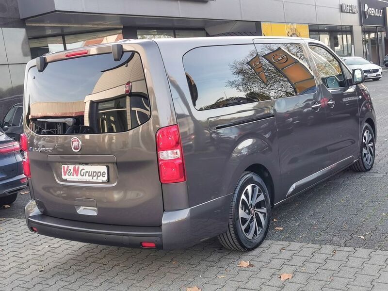 Gebraucht Fiat E-Ulysse Living 100 kW (136 PS) 2022 Platin grau metallic Van / Kleinbus