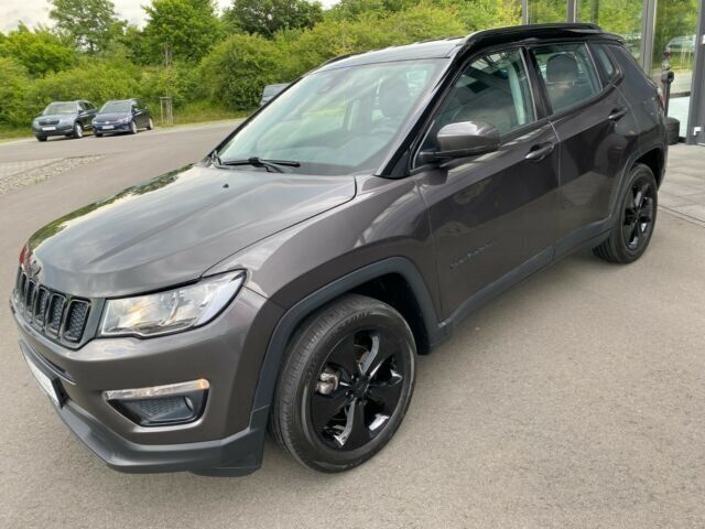 Grau Gebraucht 2018 Jeep Compass Longitude SUV | 20.980 € - Bild 1/4