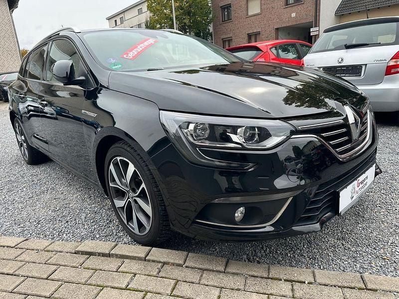 Schwarz Gebraucht 2017 Renault Mégane IV Bose Edition Limousine | 9.450 € (Fairer Preis) - Bild 1/4