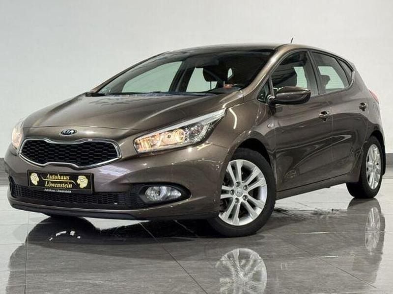 Gebraucht Kia Ceed Edition 7 99 PS (72 kW) 2014 Braun Kleinwagen
