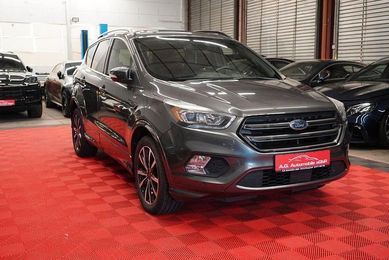 Gebraucht Ford Kuga ST-Line 150 PS (110 kW) 2017 Grau SUV