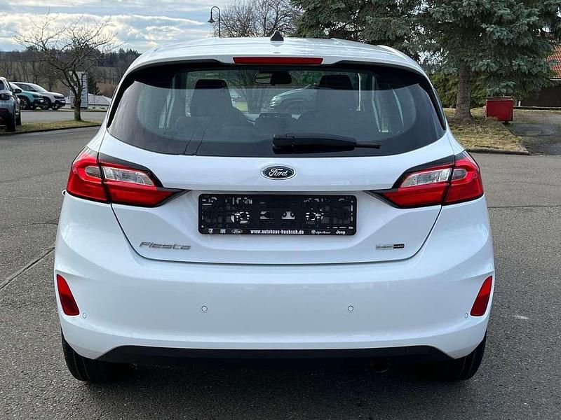 Gebraucht Ford Fiesta Titanium 125 PS (91 kW) 2023 Frostweiß Kleinwagen